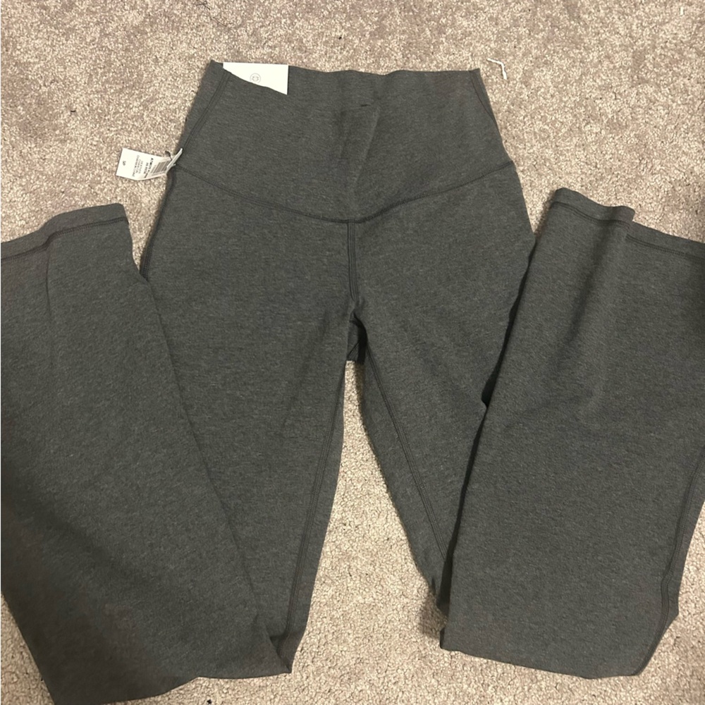 BNWT TNA LEGGINGS FLARE SIZE SMALL